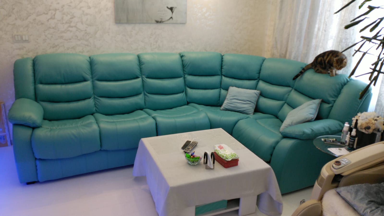 Перетяжка дивана на дому. Лесопарковая